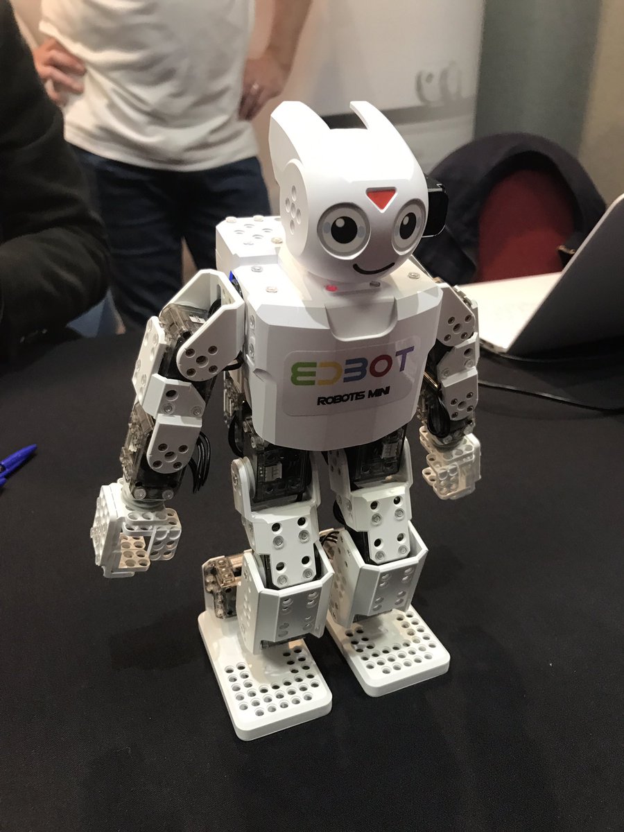 duck_star's tweet image. Saw again the very cool #edbot Now has python support.