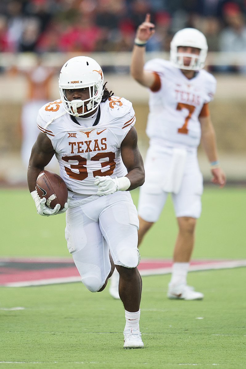 TexasFootball's tweet image. Nation's leading rusher (180.8 ypg) and 10 straight 100-yard games? VOTE D'Onta Foreman for Heisman! promo.espn.go.com/espn/contests/… 

#HEISforeMAN