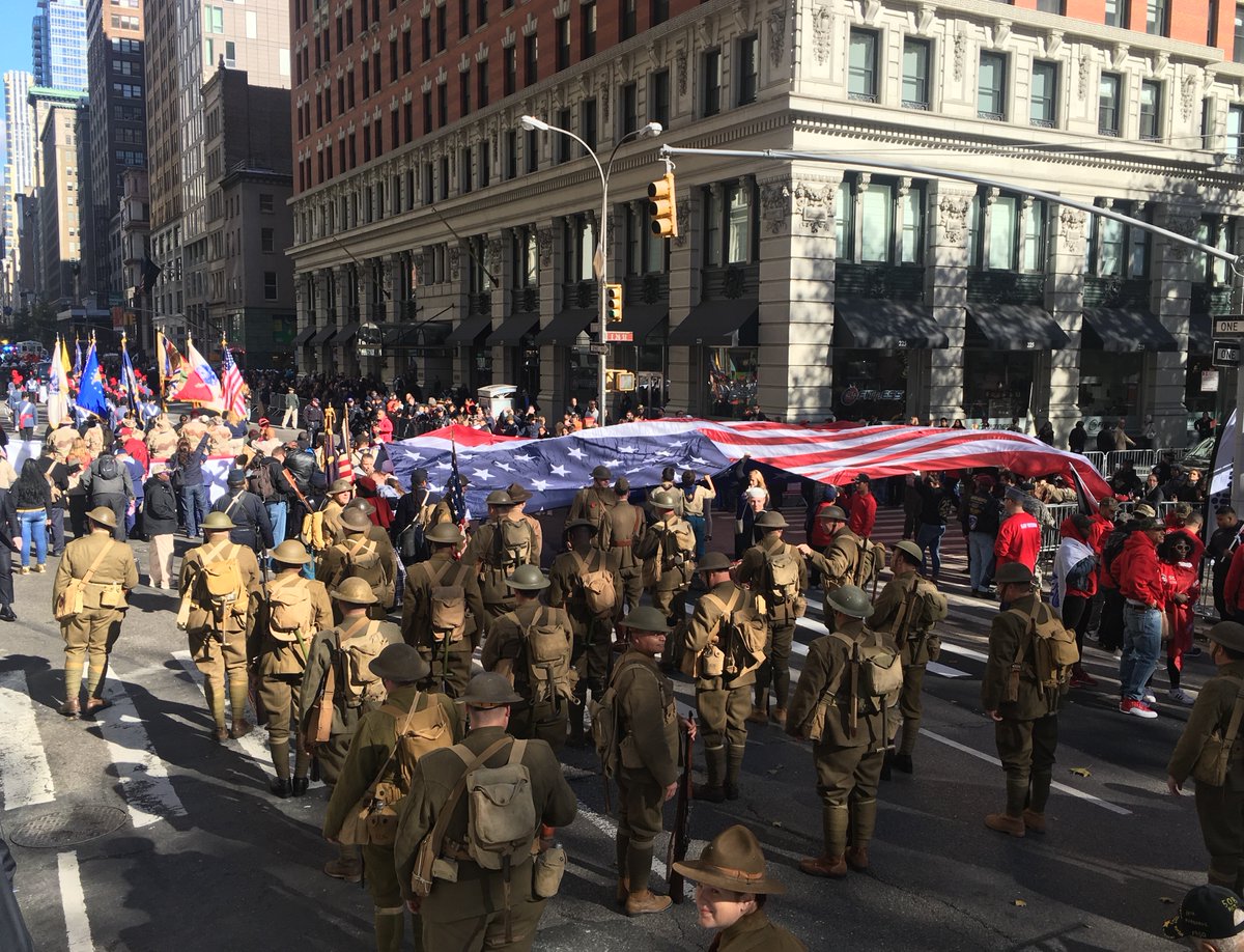 Happy #VeteransDay! Big @AmericasParade #VeteransDayNYC March Down Fifth Avenue just getting underway!! #SaluteVets #Veterans #NYC