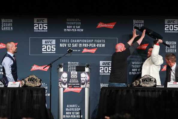 talkSPORT's tweet photo. #UFC205 info for UK fans, including start time and where to watch #McGregorvAlvarez https://t.co/Wfu7S9AwYr https://t.co/wf4twLjYKw
