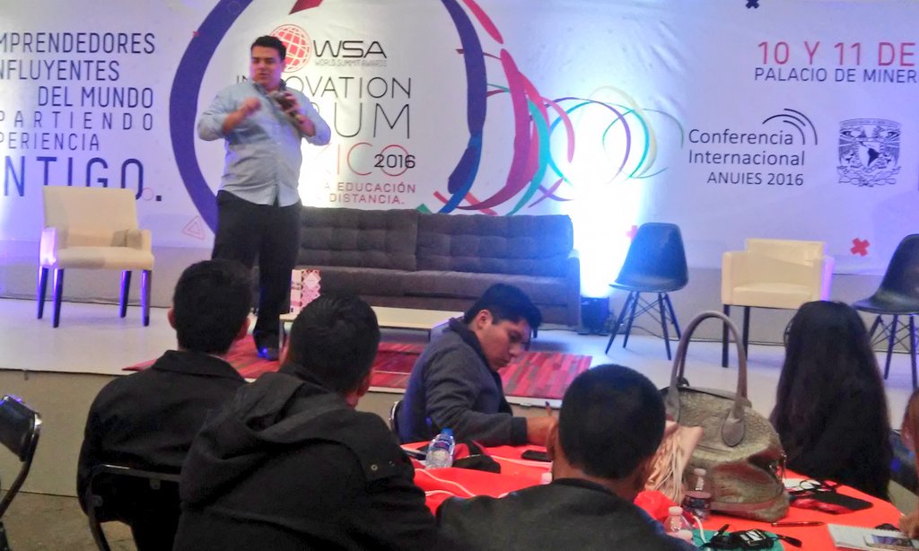fese_mx's tweet photo. Pláticas de #innovación del @WSA_Innovation, @luismcafe les cuenta a los #LideresANUIESFESE cómo nace una #startup https://t.co/wWrmuquVv0
