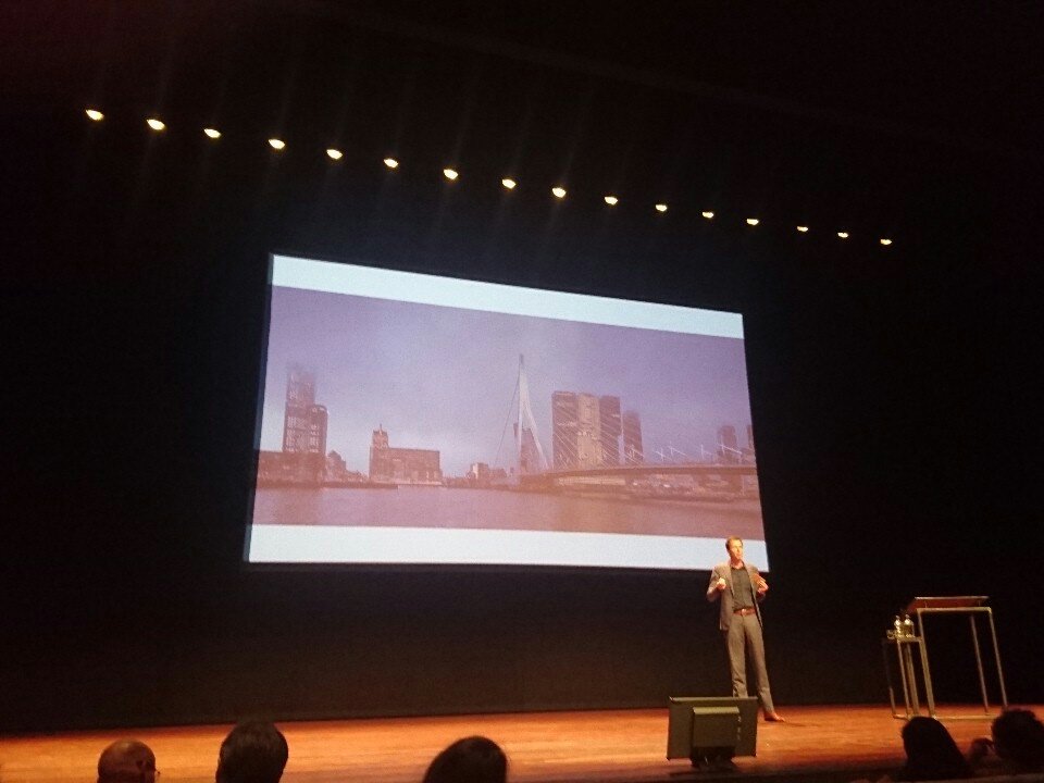 De staat van Rotterdam. Rotterdam bruist. Rotterdam wordt steeds populairder. Wat gaat toekomst brengen? @emile_klep #smc16 <a href="/Innovation_010/">Urban Innovation</a>