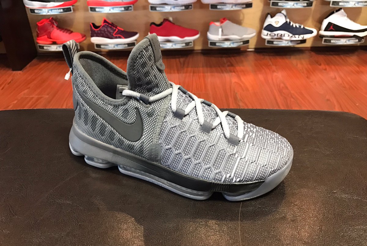 kd 9 battle grey