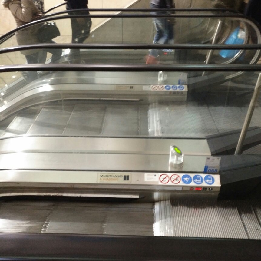lisbonsucks's tweet photo. Classic Lisbon: an entire escalator dedicated to not working.
#GetOneofEach https://t.co/yISZu91YUU
