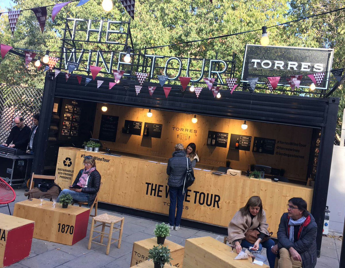 parenthesismkt's tweet photo. El #TorresWineTour ens porta aquest cap de setmana al @RecStreetFood del @RECstores i al @BlancFest! #rec014 #blancfest https://t.co/ofQzPA3YHu