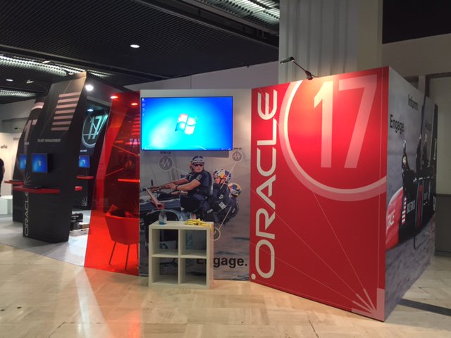 JJS_Stand tweet picture