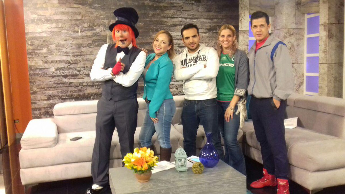 canal28nl's tweet photo. Y para cerrar la semana laboral ¿Qué te parece un rico asado de puerco para comer? Rico verdad, toma nota 
#Canal28 #157Cable https://t.co/IVZv7mXyy0