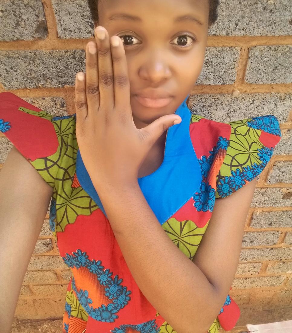 Qetello_M's tweet photo. @ThatLeoBurg @GPBoozyFoodie @FashionIMBIZO @XXXSHEWOLFXXX @Lloydi_Boy Wooooooooowww I need this! #NationalFashionDay #LoveLocal #SelfieSnap https://t.co/HvYRCBDOsG