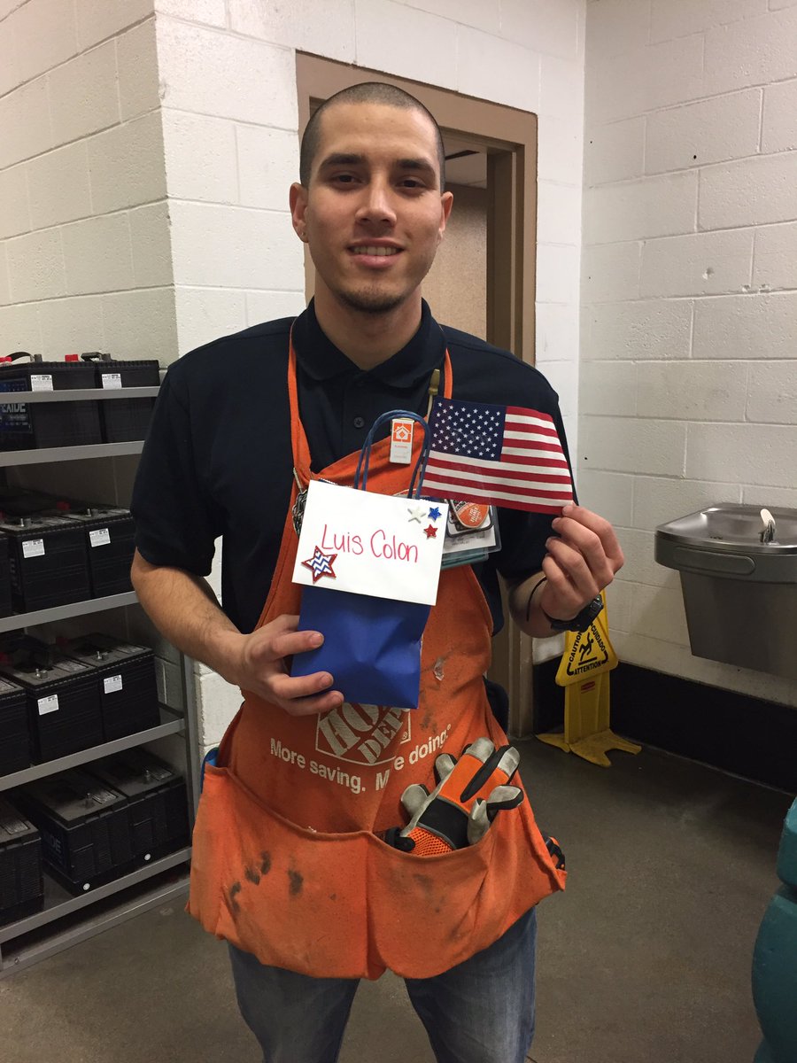 thanking our vets for their service 🇺🇸<a href="/Williams2Bryan/">Bryan Williams</a> <a href="/AcevedoRosemary/">Rosemary</a> <a href="/jackc4252/">Jack Cruz</a>