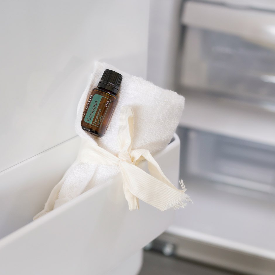 SearcyK's tweet photo. Having a frozen towel ready to go with a few drops of Eucalyptus on it is essential for those moments when I have tension in my temples. https://t.co/nadjgsQE27