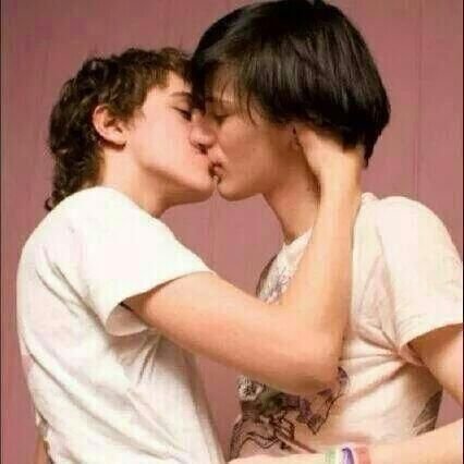 منو يبغى نسوى هيك بوث وحنان وحب