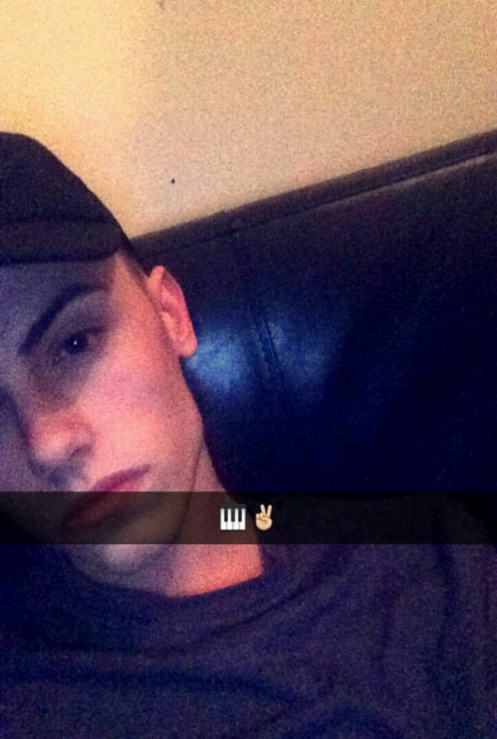 YesLadNews's tweet photo. The lads on snapchat 2 x https://t.co/CC4MgcMUNW