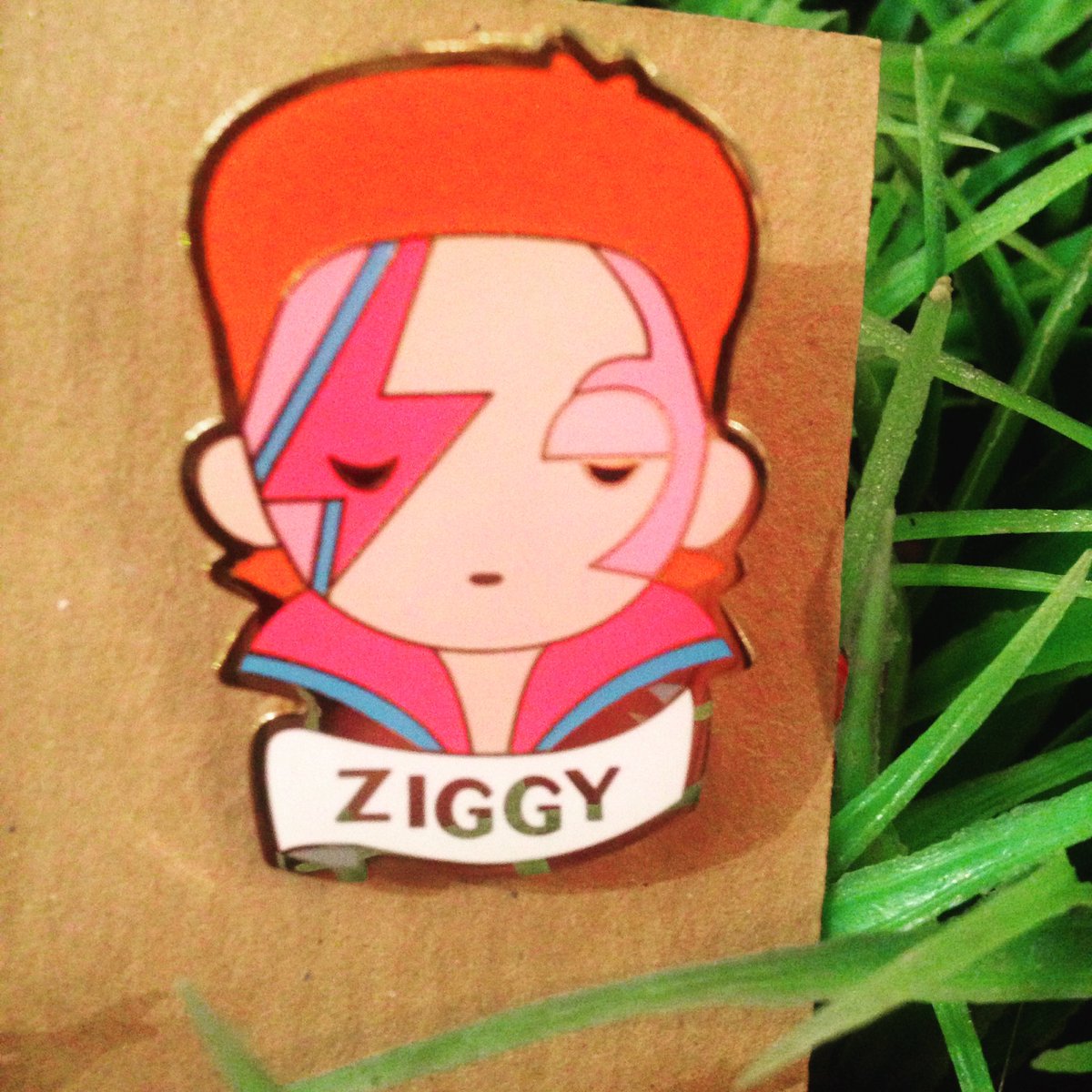 rubyrockcake's tweet photo. #Ziggy brooch popular - in these challenging times we need a bit of Bowie #ZiggyStardust https://t.co/EhNKrUnw0v