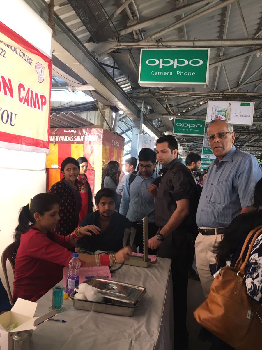 RCBWorli's tweet photo. Members of @RCBWorli organised the Blood Donation Drive at Dadar Railway Station for Thalassemia patients at Sion Hospital. https://t.co/7ZQb3Wbo0X