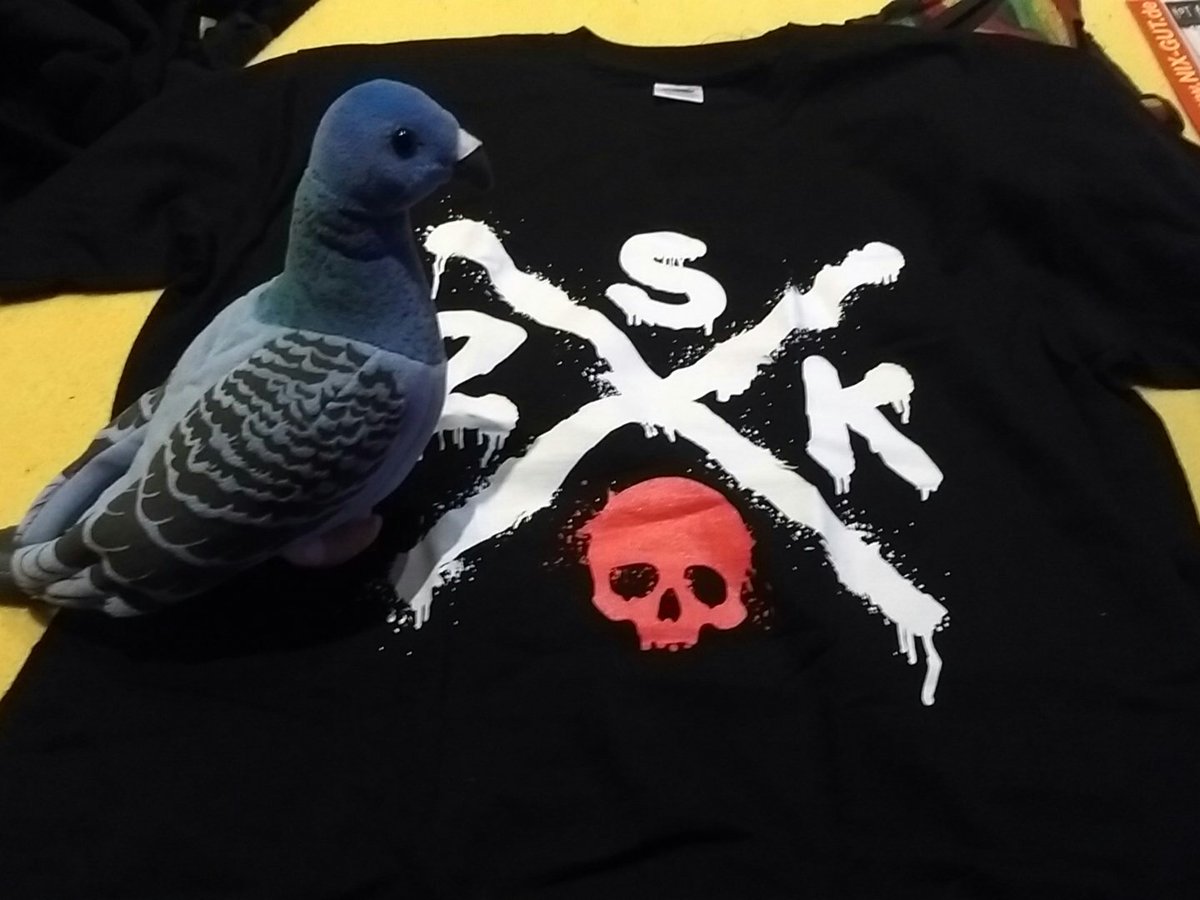 angithill's tweet photo. Presents von the boooyyy 😻😻 #zsk https://t.co/pZt3kQ5uzh