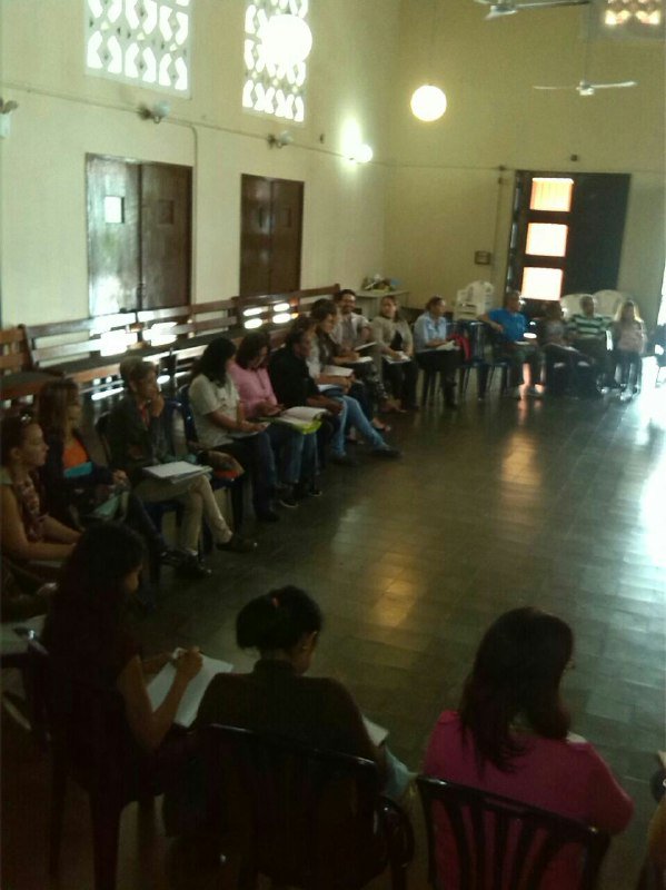 mineducacion_ve's tweet photo. Encuentro con docentes sobre las áreas de Formación en el Proceso de Transformación Curricular dese la UENB República del Paraguay #Miranda https://t.co/WTQ5SIBOOz