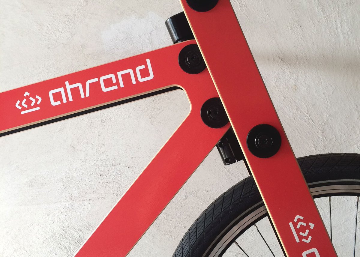 Custom Sandwichbike for <a href="/Ahrend/">יוני ארנד</a>. We love the bright red.
#sandwichbikes #custombicycle