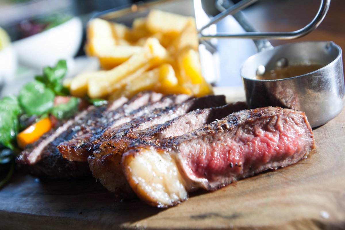 Beetroot_Beluga's tweet photo. BOOK THIS: @rotundalondon are having their annual #BEEF dinner 22nd Nov! That's five courses with BEEF --> tix https://t.co/pAVPvCC7Yf https://t.co/Rh2O4jQZbJ
