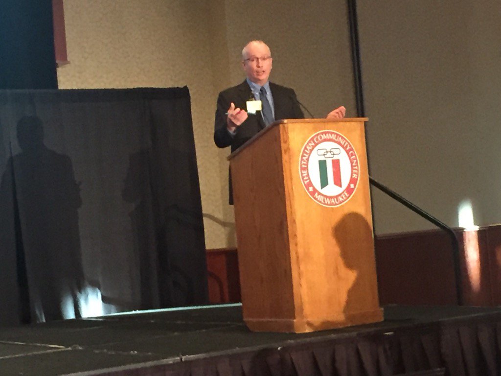 Mike Malone kicking off the Wisconsin Acute Care Elders Conference- huge audience!  #awesome