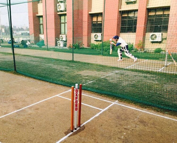 DhoniRainaTeam's tweet image. #Training #Gettingreadyforwork @ImRaina  via Instagram