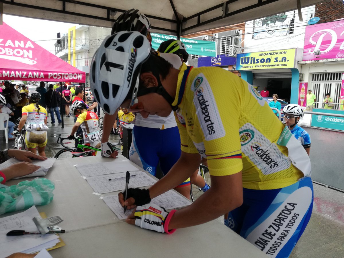 VueltaFemenina's tweet photo. 24 minutos para el inicio de la tercera etapa de la #VFemenina Coldeportes Oro y Paz https://t.co/Azt4XNf45D