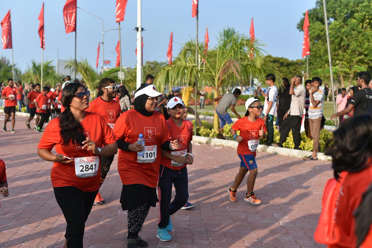 mvthalsociety's tweet photo. To all the runners who endorsed us @ #DMRR2016, thank you so much! Your support made it possible to receive Dhiraagu's donation . https://t.co/dO3qOfAqCO