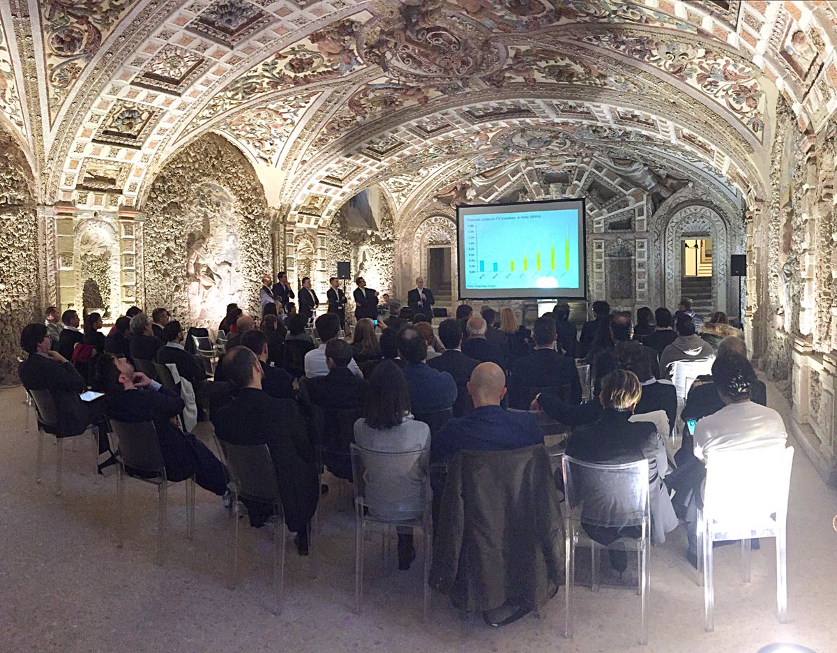 BolognaBSchool's tweet photo. Presentazione Project Work Executive Master in Technology and Innovation Management VIII edizione #EMTIM #innovazionesviluppo @a_pontremoli https://t.co/8SEvkeNOUM