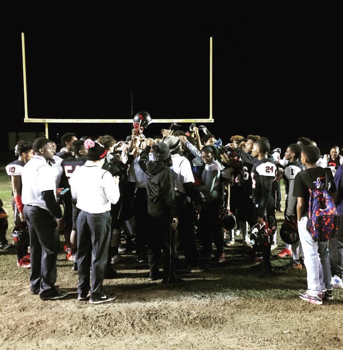 Congrats to our football team on a 76-7 first round playoff victory! #gocomets #wesm #lacitysection