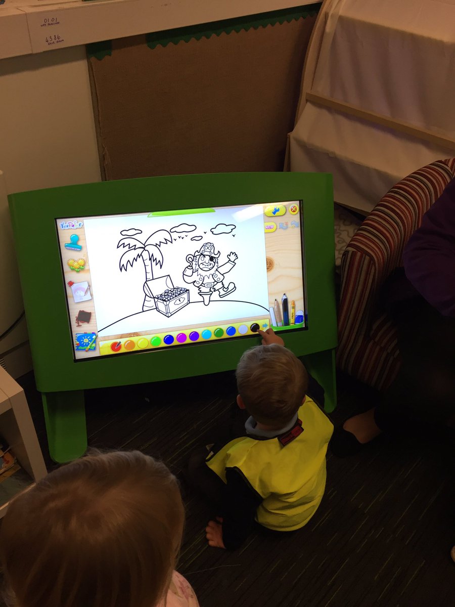DaisyChains01's tweet photo. We love our new interactive table! #prestatyn #preschool #denbighshire https://t.co/NGZzjkqNHg