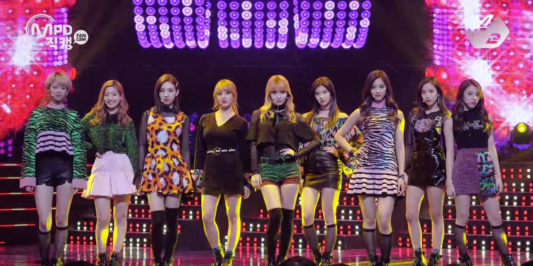 تويتر Tzm على تويتر Eng Trans Twice S Sexy And Lively So Hot Performance Naver Netizen Comments Twice 트와이스 T Co K6g4tfw9jn