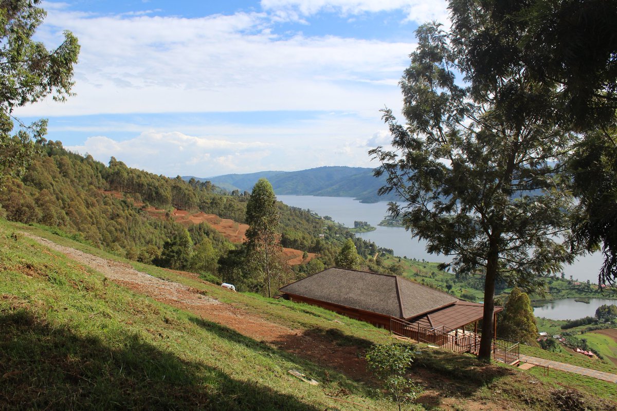 KarimMakumbi's tweet photo. Beautiful Country side this is - Kabale
Lake Bunyonyi and the terraces.
View Point : Arcadia Lodge's https://t.co/PFIeUvFhdF