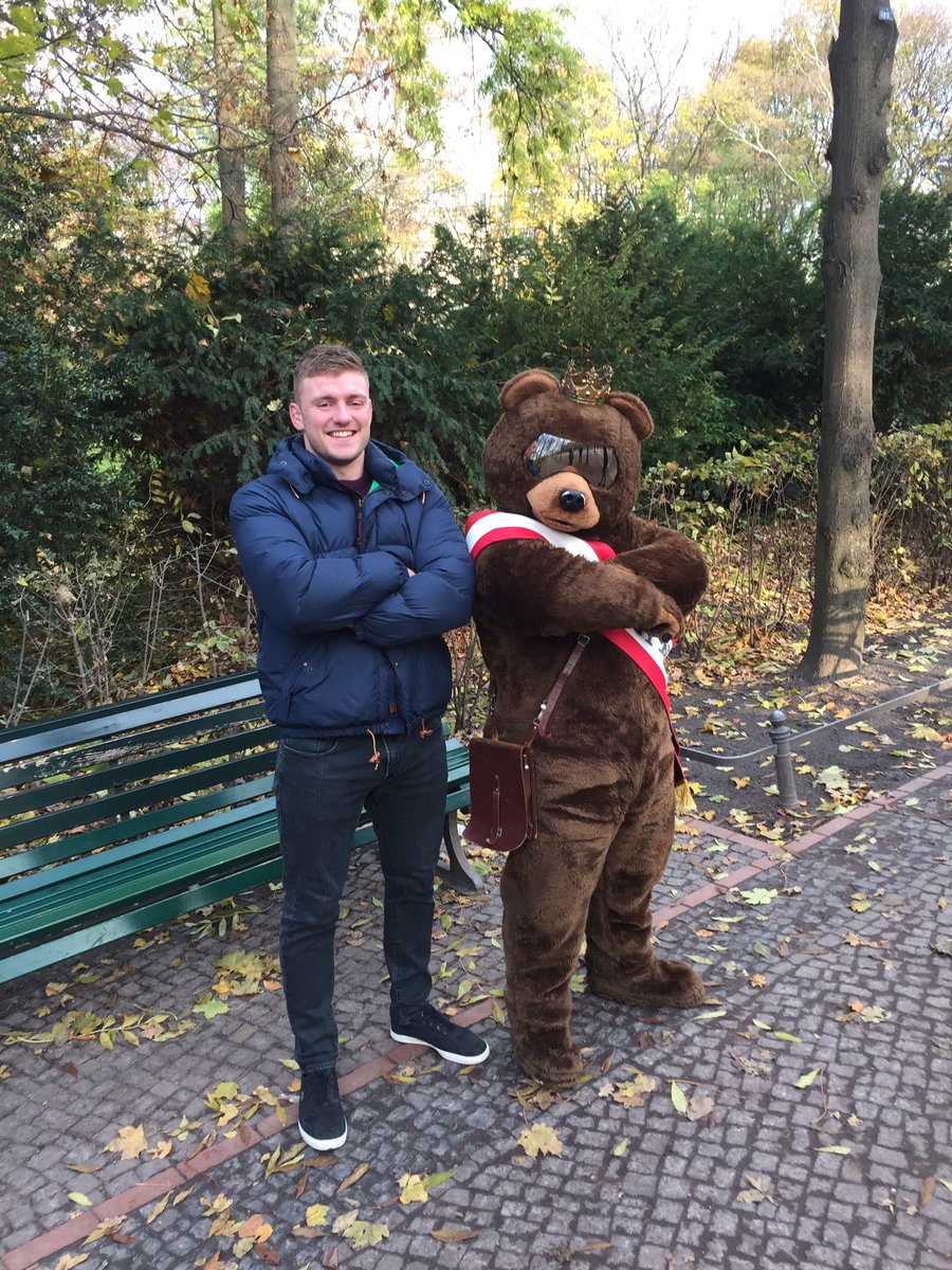 The wee guy is making friends #boggleinberlin