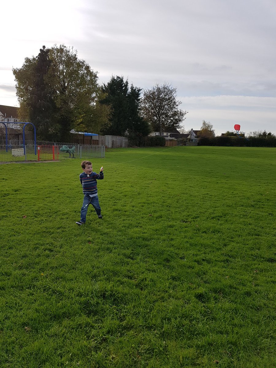 LucasCustard's tweet photo. Lucas flying his kite  @wookeyprimary 😊 https://t.co/Pnc7Wo79PR