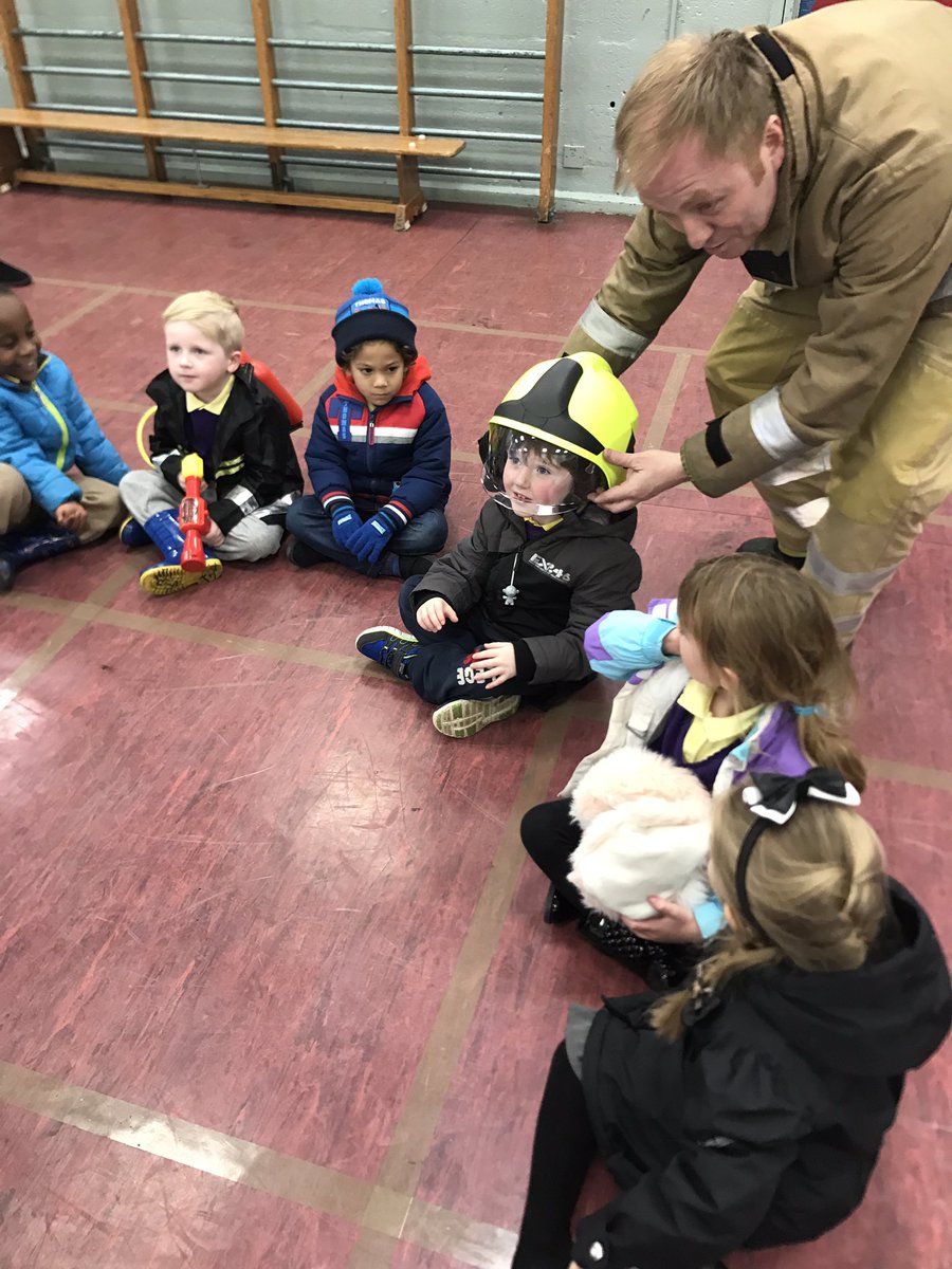 netherweans's tweet photo. Trying on another helmet after a fire safety talk #firefightervisit #workingwiththecommunity #peoplewhohelpus https://t.co/5BrCtqeKtn