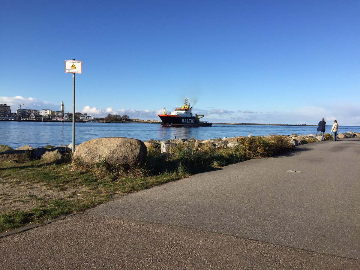 hydrohogg's tweet photo. Beautiful day on the Baltic, congrats to #hydro2016 team for a nice conference https://t.co/4BpIYYuuCR