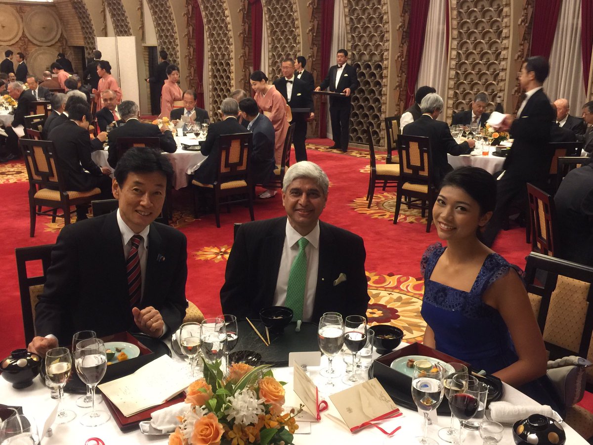 総理公邸でインドのモディ首相をお招きして安倍総理主催の晩餐会。総裁特別補佐、日印友好議連事務局長として出席。モディ首相とも、グジャラート州首相