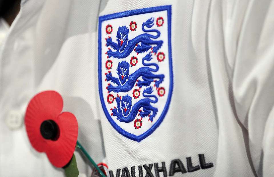 rioferdy5's tweet photo. Remember them... wear that poppy with pride! #ArmisticeDay #lestweforget https://t.co/H95OEe6CAw