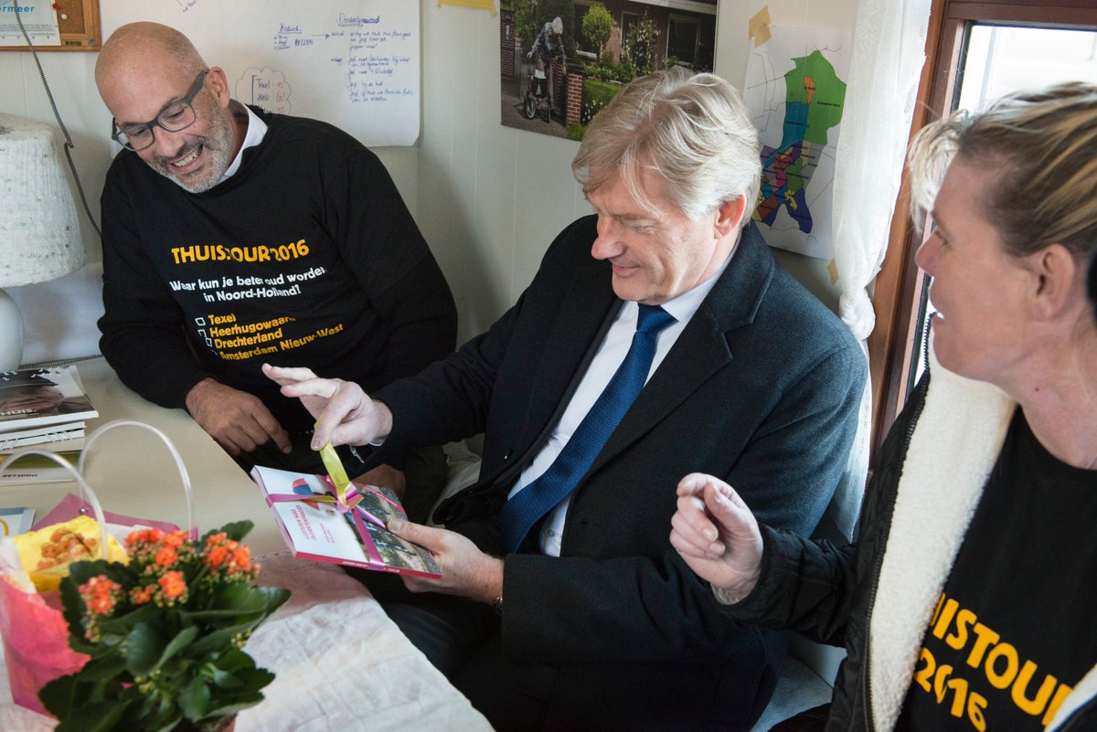 Lees het uitgebreide bericht van de overhandiging aan de staatssecretaris <a href="/mjrijn/">Martin van Rijn</a> hier: omring.nl/Nieuws/Omring-… <a href="/thuislab/">Thuis</a>