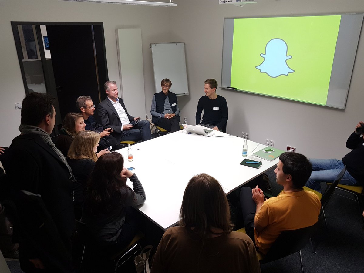 Großer Andrang bei der Session von <a href="/FelixUnholz/">Felix Unholz</a> &amp; <a href="/mrmorange/">Moritz Wasserek</a> zum Thema #Snapchat im Radio beim @RIC_BarCamp. #RIC16 #Radio #Zukunft
