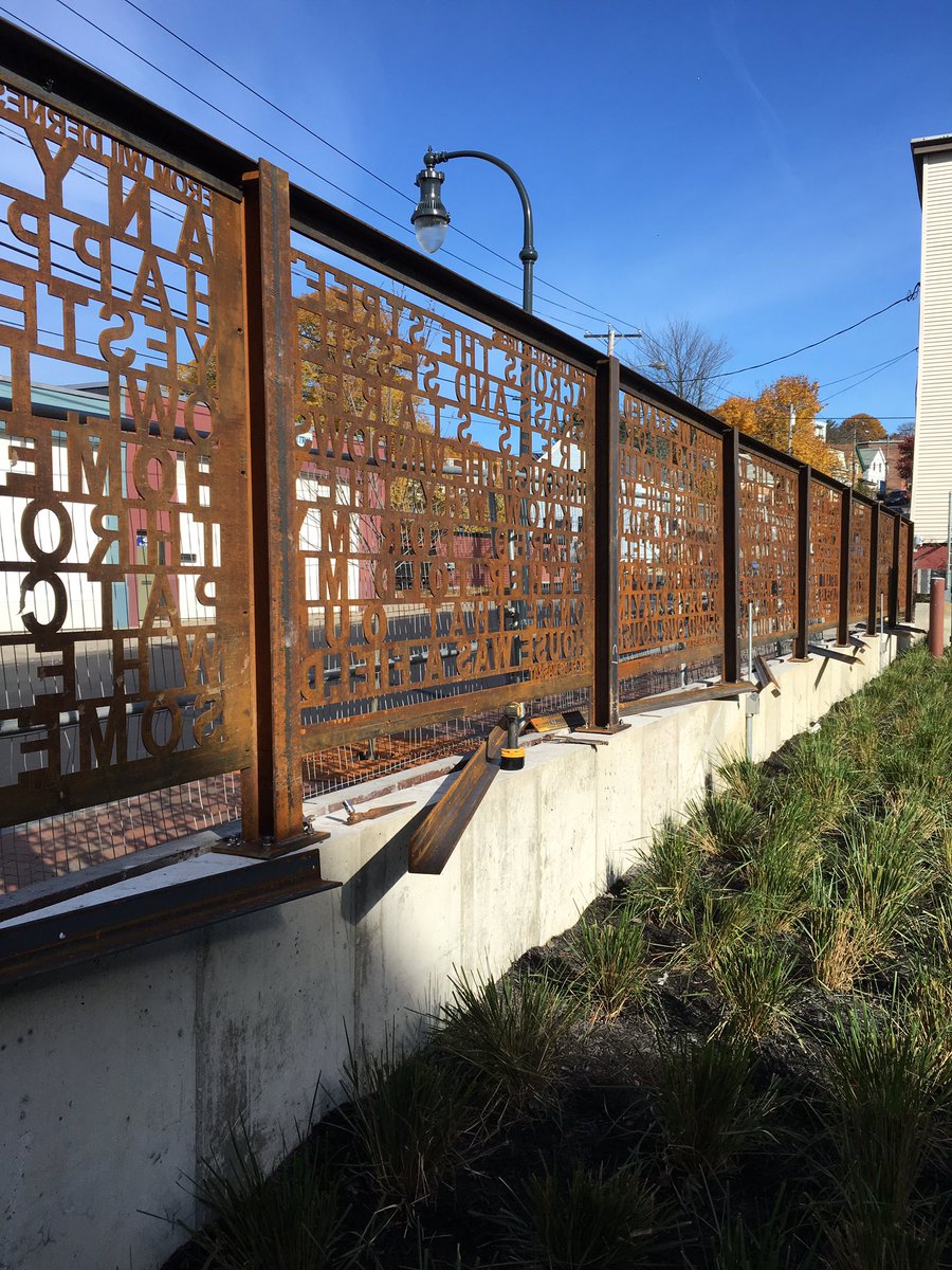 catculley's tweet photo. @PortlandPlan @CityPortland Swing by and check out the new #urbanart at Fox and Anderson!#portlandme #eastbayside https://t.co/d6ZbPFce6g