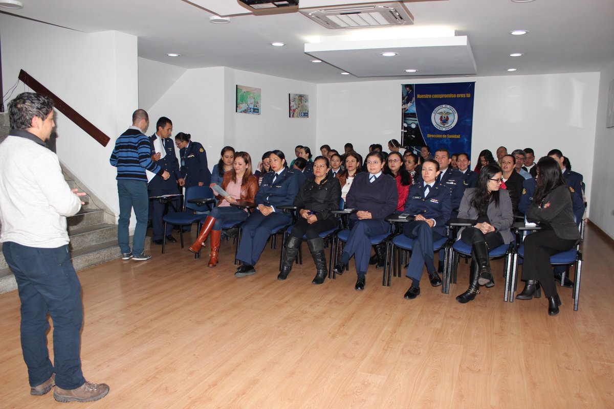 JEFSAFAC's tweet image. #Hoy #DISAN @FuerzaAereaCol en capacitación "Programa Posconsumo de Medicamentos" comprometidos con el cuidado de la salud y la del planeta