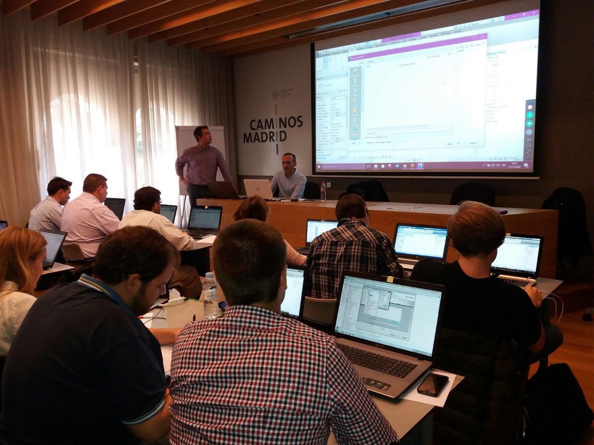 CivilandBIM's tweet photo. Hoy Alfonso Naranjo y Sebastián Madrigal nos hacen una auditoría de un modelo #BIM #IngenieriaCivil #masterBIM https://t.co/DRXiTi37o8
