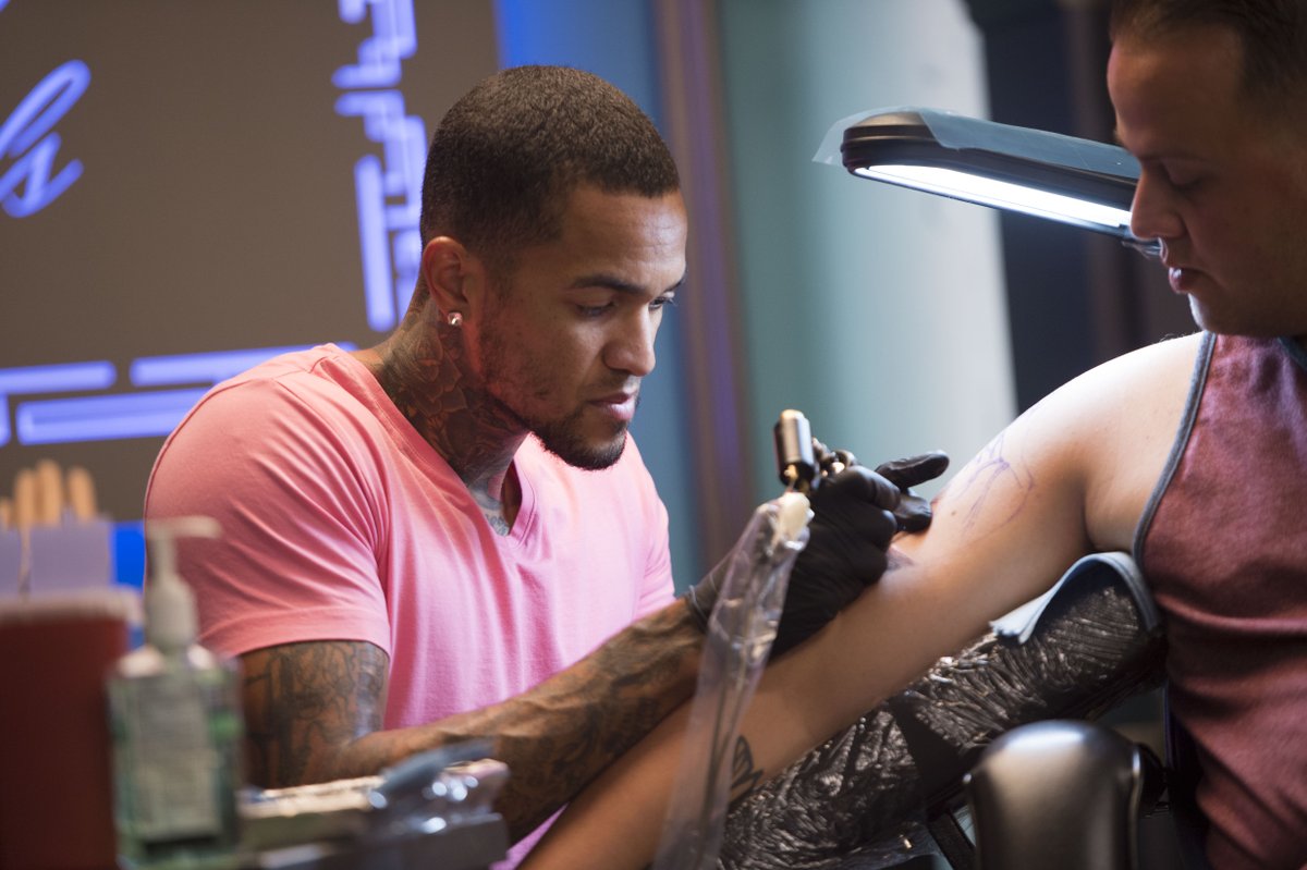 truTVUK's tweet photo. Tune in tonight at 9pm for new episode of Ink Master Season 7! https://t.co/pvmN8hFoMC