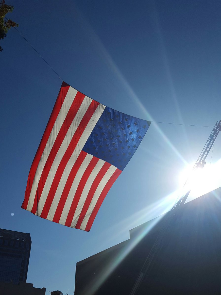 Thankful for all those who have served and protected our country. And glad to live in a city that celebrates #veterans #VeteransDay