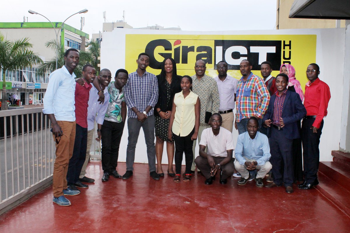 GiraICThub's tweet photo. @DrHamadoun Touré, the executive director of @SmartAfrica visited @GiraICThub ; software solutions being developed were presented https://t.co/DEGBTAkUgA