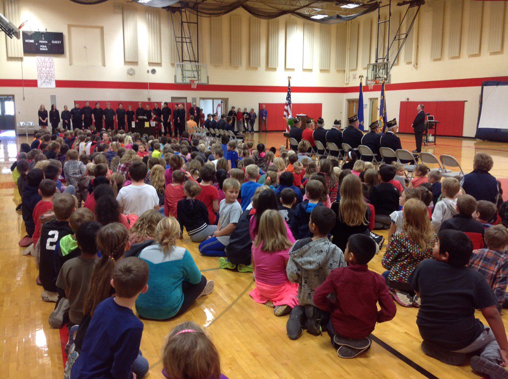 CSDMrS's tweet photo. Veterans Day program at CES #csdgobeavers https://t.co/l1kYdPvfWh