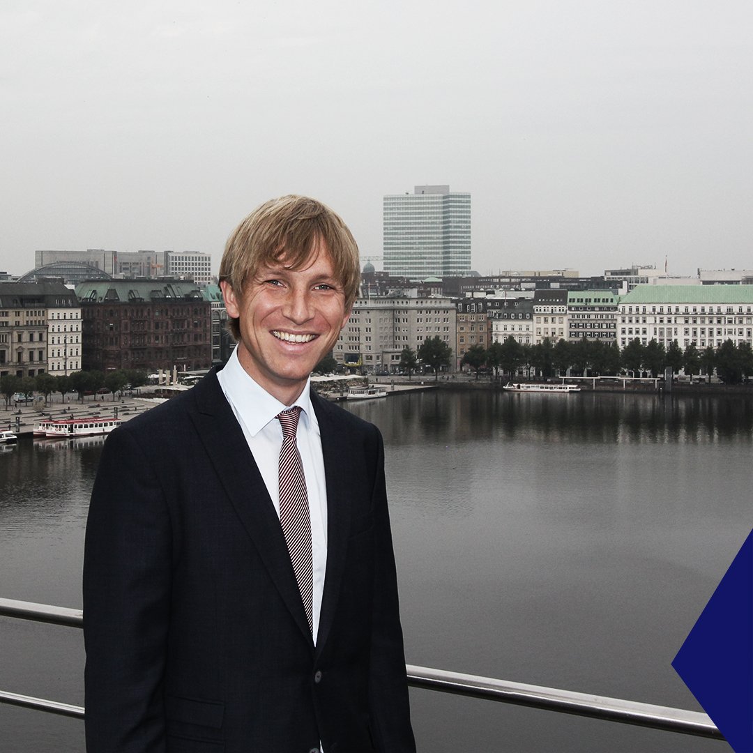 A stowage planner at #HapagLloyd has one of the most important jobs in delivering goods safely and efficiently. hl.ag/Gns24d/