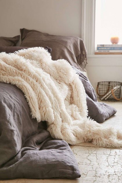 HousePervUK's tweet photo. How gorgeously snuggly does this throw look! (No teddies were harmed in the making of this blanket) https://t.co/b5nekrjWwn #winter #warm https://t.co/kGLy6fUQzu