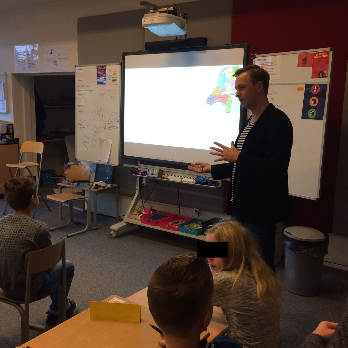 Vanmorgen heb ik een gastles verzorgd bij basisschool <a href="/DeIchthus/">De Ichthus</a> over hoe Kabinetten en Wetten worden gemaakt (en gekraakt..).
Keileuk!