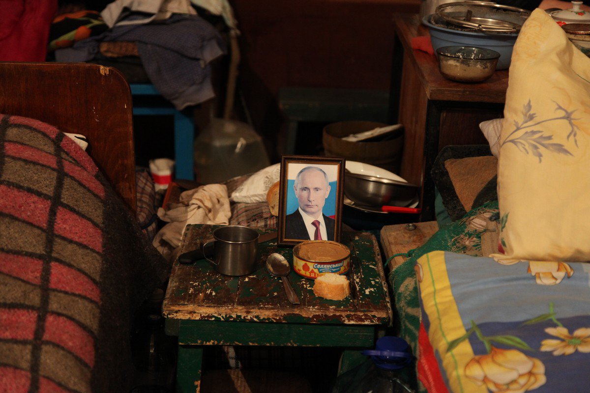 photo: Elena Gorbacheva. In the bomb shelter. Donbass.